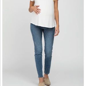 Pinkblush maternity jeans - size 29, fit like a 27/28 - NWT